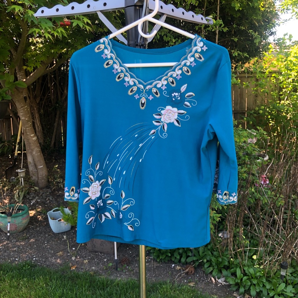 Beautiful embellished turquoise top